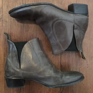 AGL Chelsea Boots